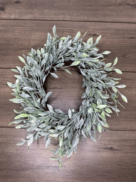 13" Whispy Dusted Wreath